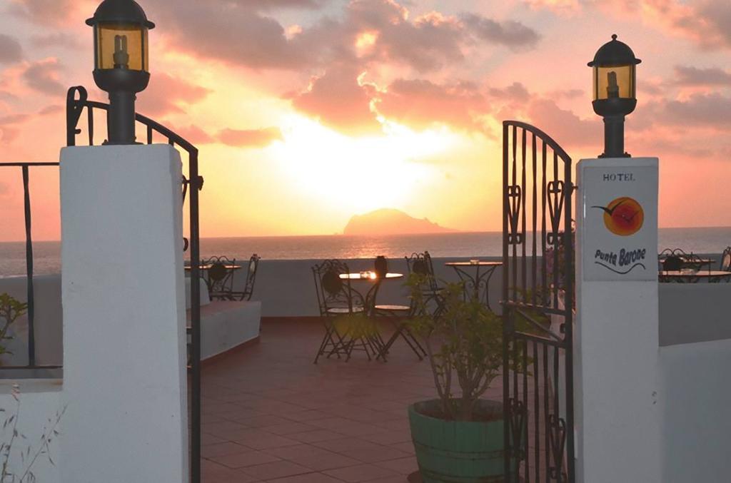 Hotel Punta Barone Санта-Маріна-Саліна Екстер'єр фото